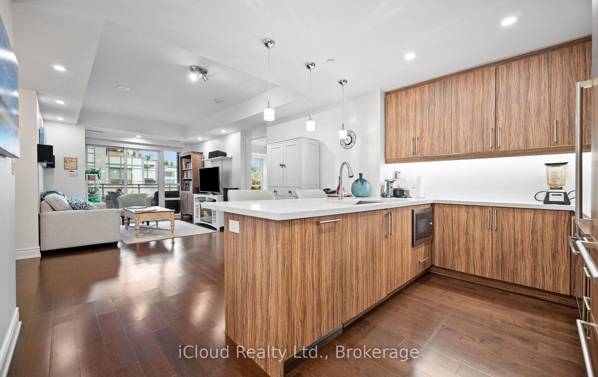 3500 Lakeshore Road Unit 625 photo 4