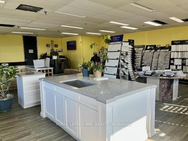590 Welland Avenue Unit Unit 2 photo 9