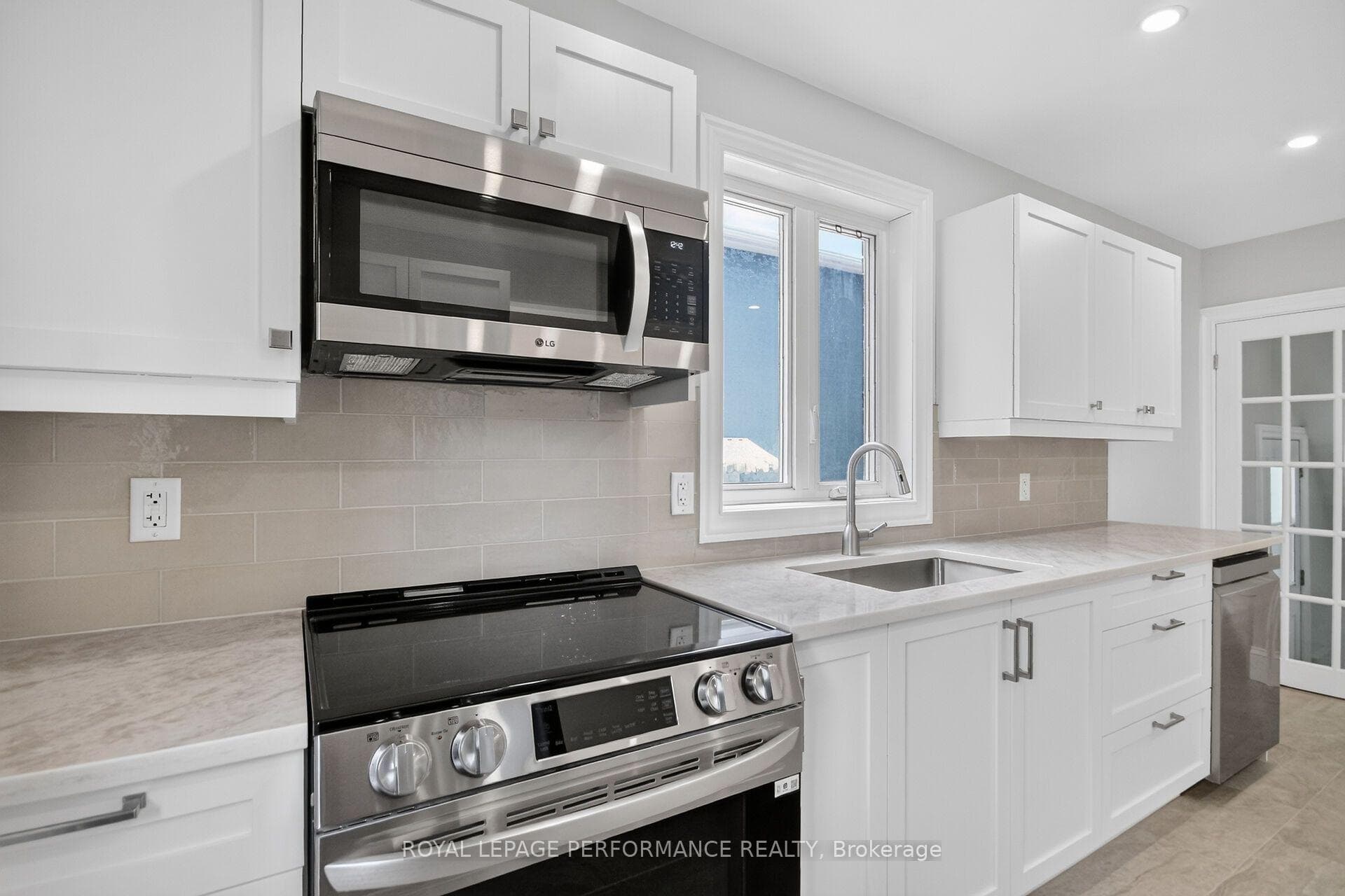1104 Aldea Avenue photo 13