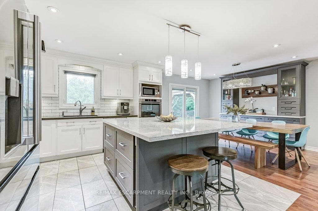 1400 Highgate Court photo 6