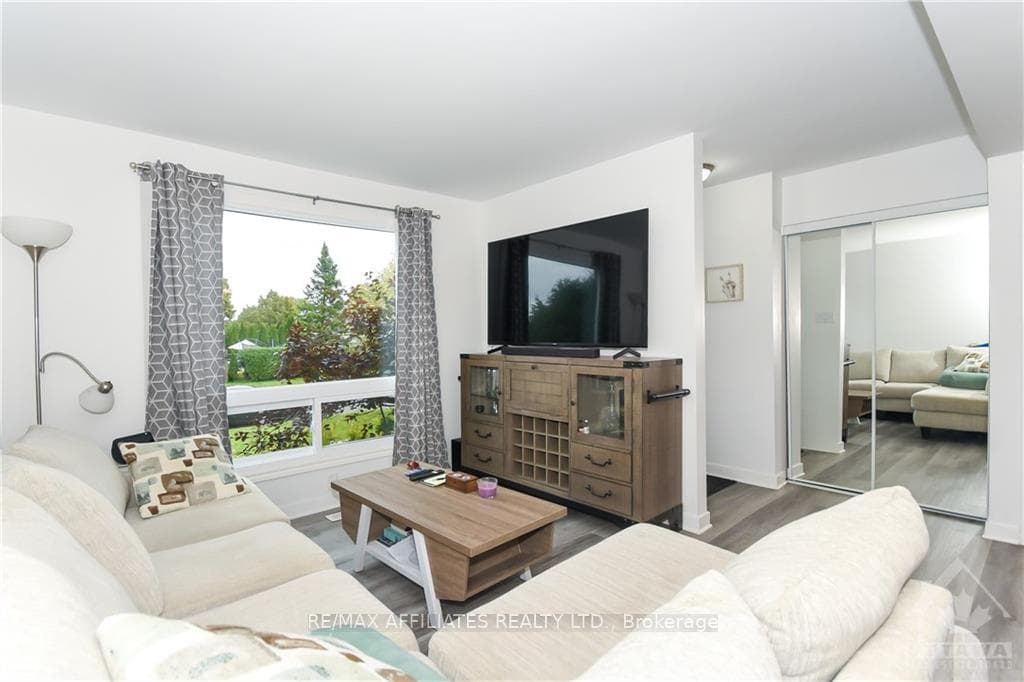 6255 SUNDOWN Crescent Unit 58 photo 4