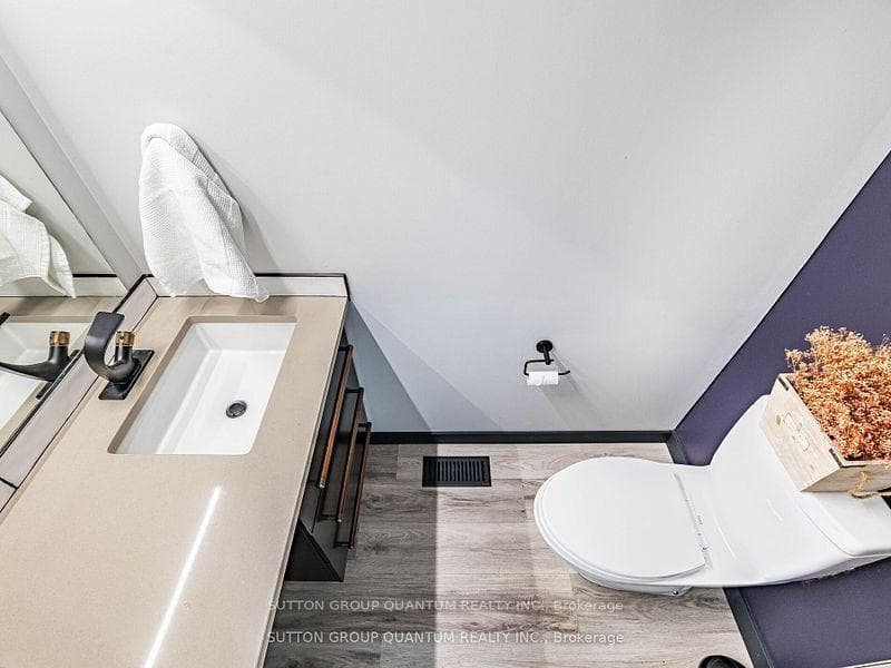 53 Woodcote Crescent photo 6