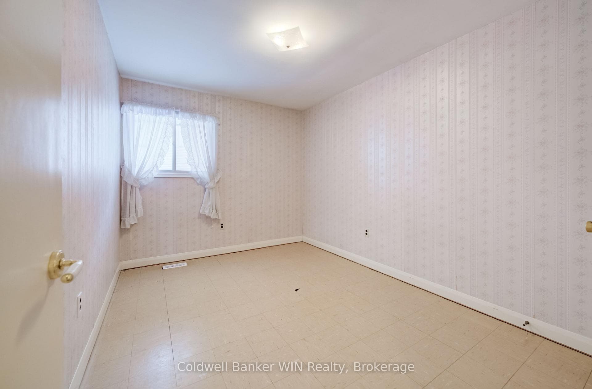 130 King Street photo 17