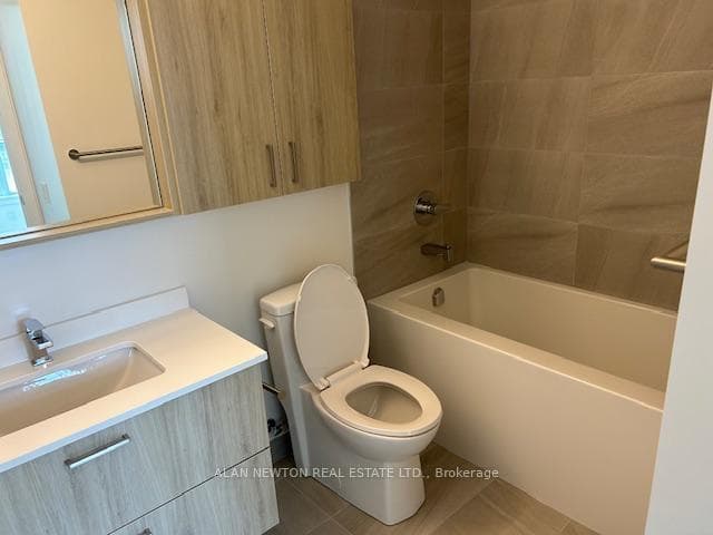 30 Upper Mall Way Unit 704A photo 9