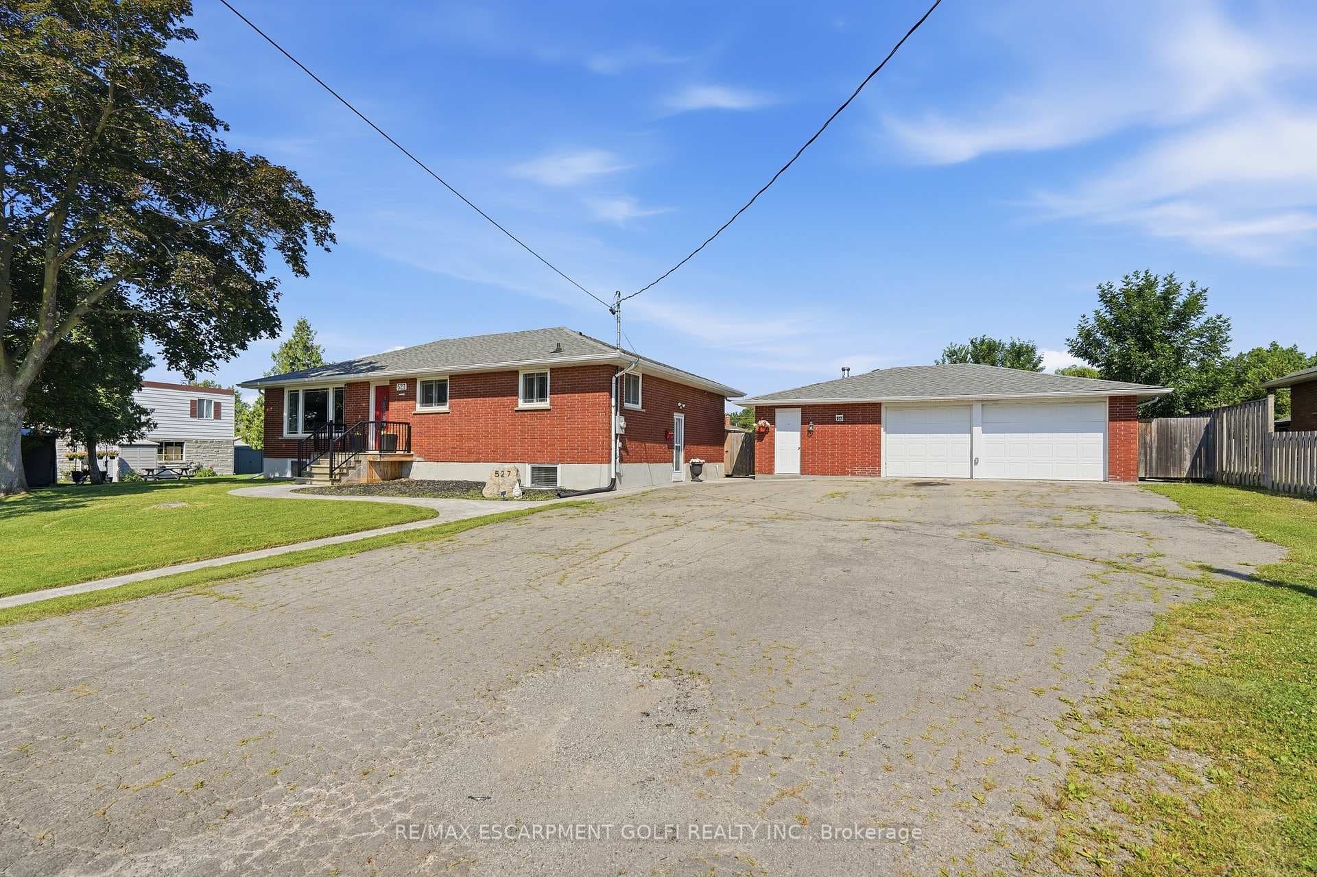 527 Walden Boulevard photo 4