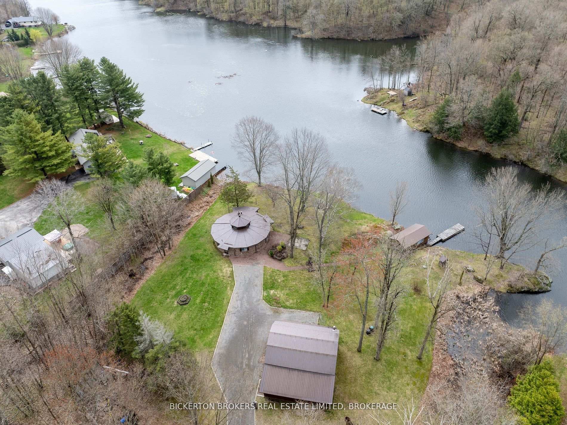 851 Rideauwood Lane photo 2