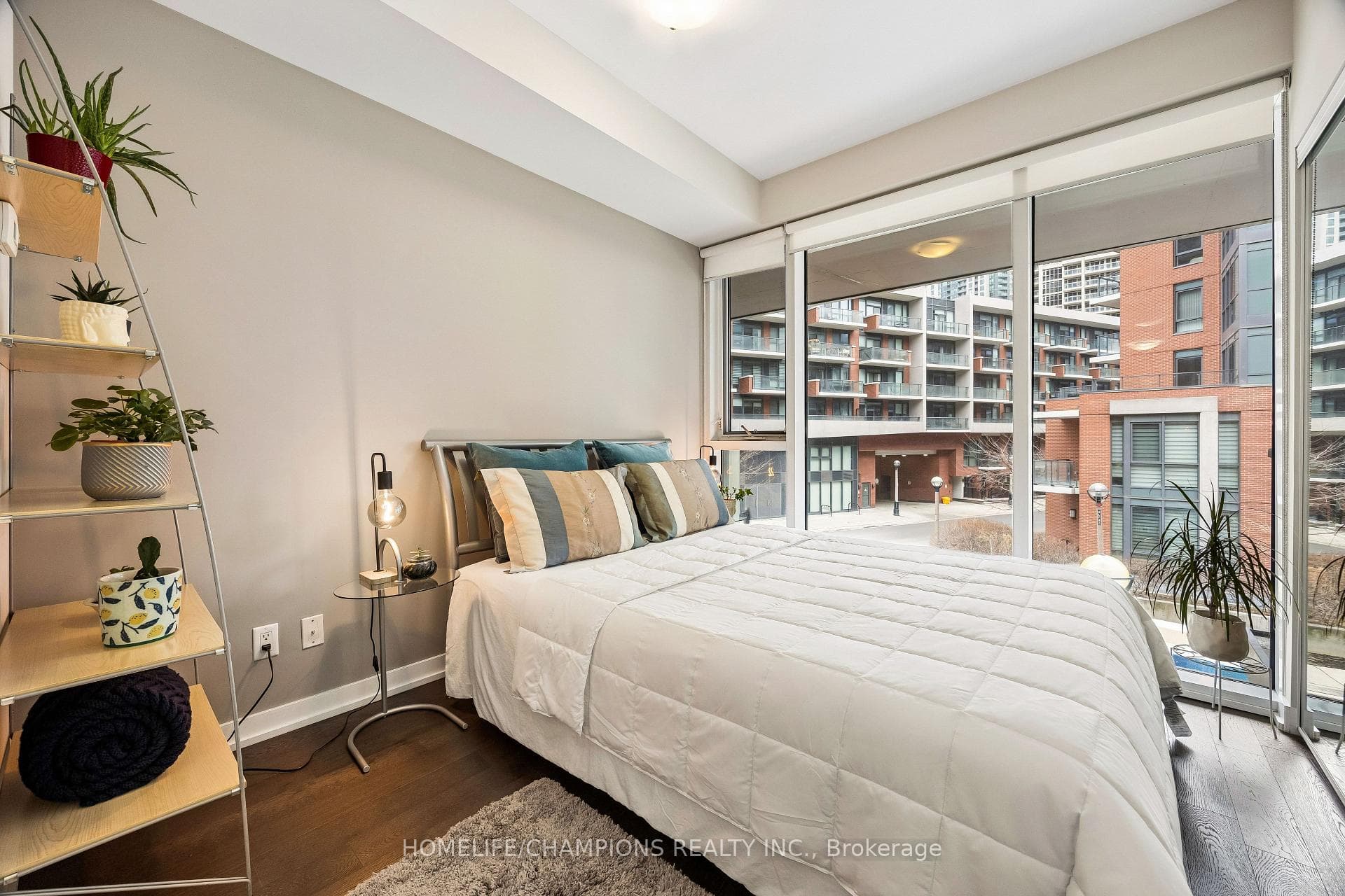 20 Bruyeres Mews Unit Th10 photo 18