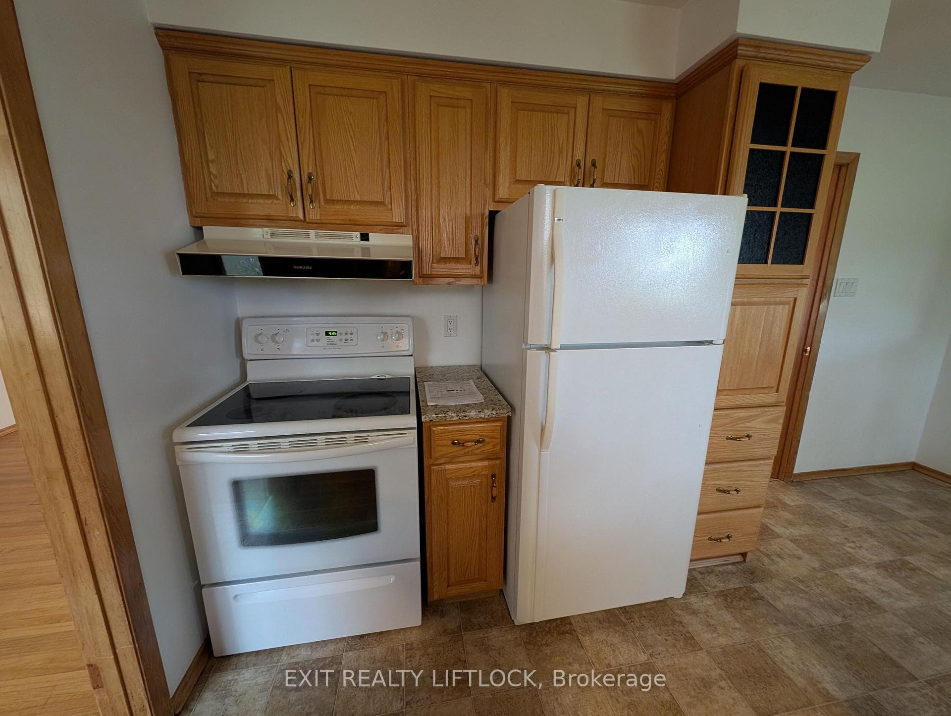 922 Cottingham Road photo 4