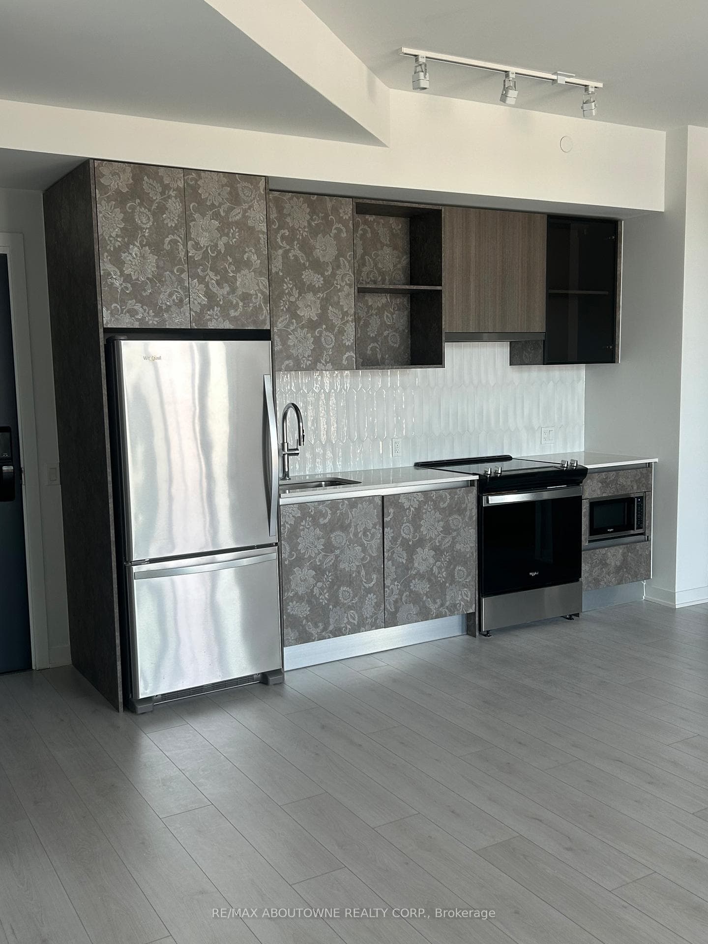 405 Dundas Street Unit PH19 photo 5