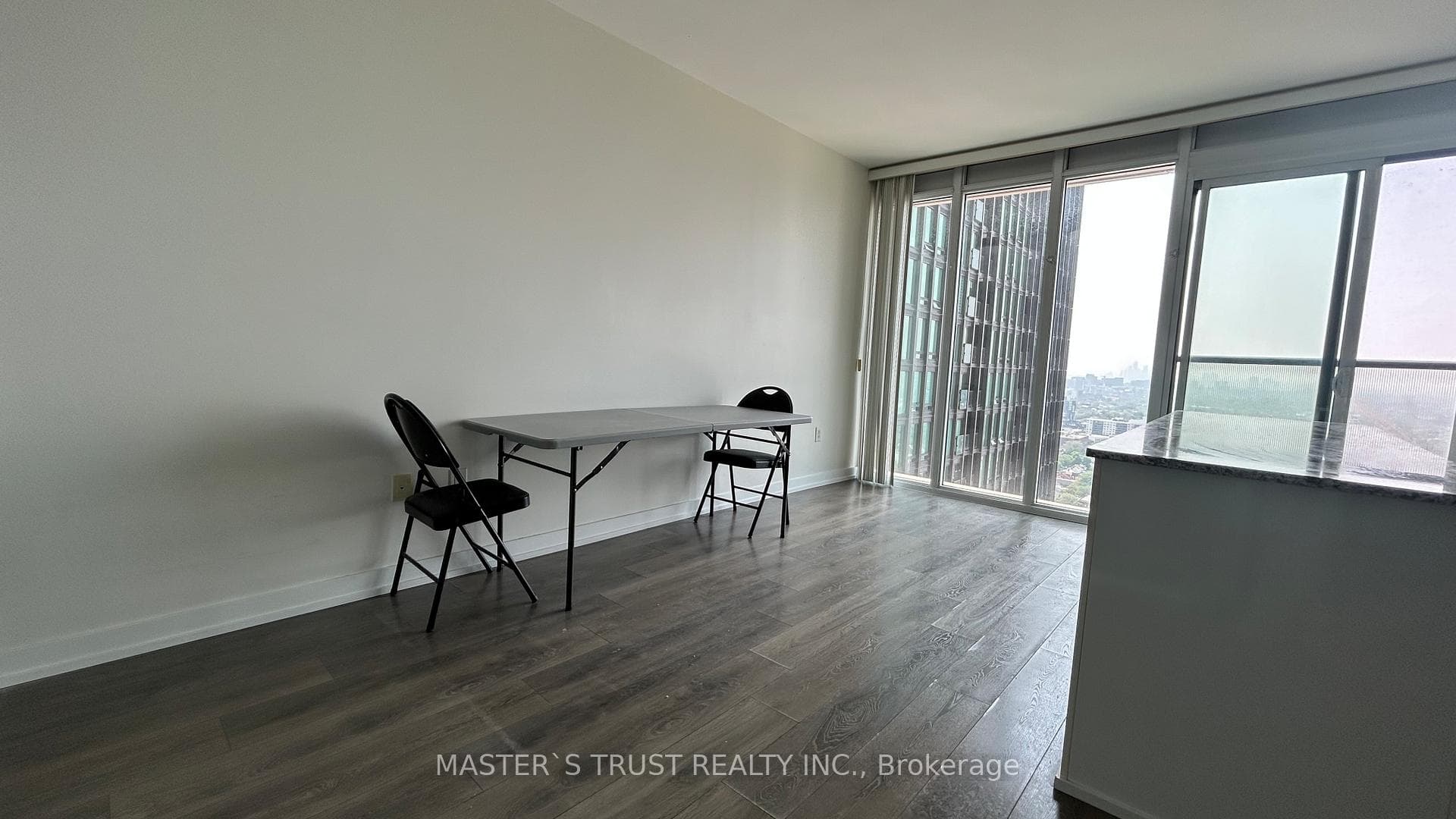 426 University Avenue Unit 3202 photo 3