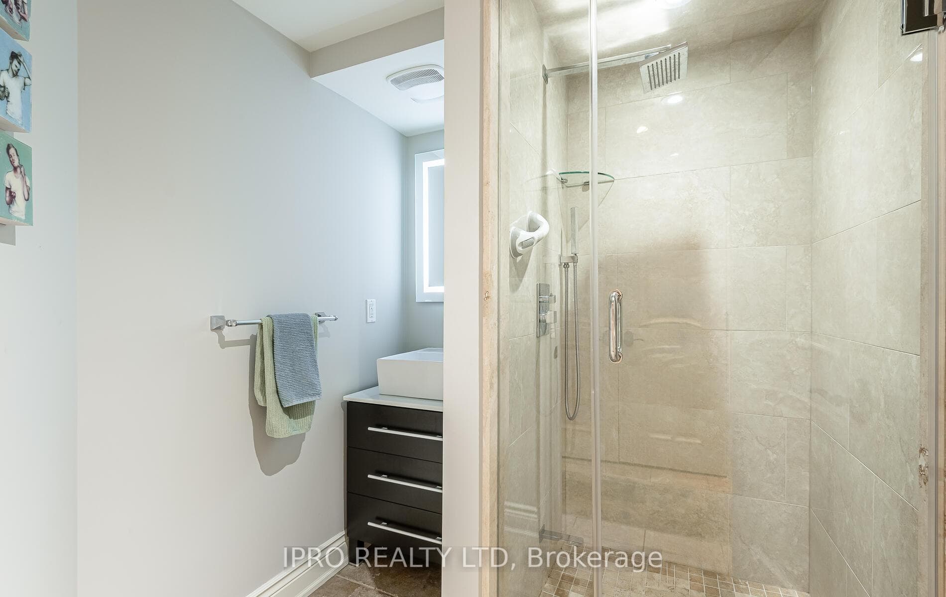 411 Seabourne Drive photo 33