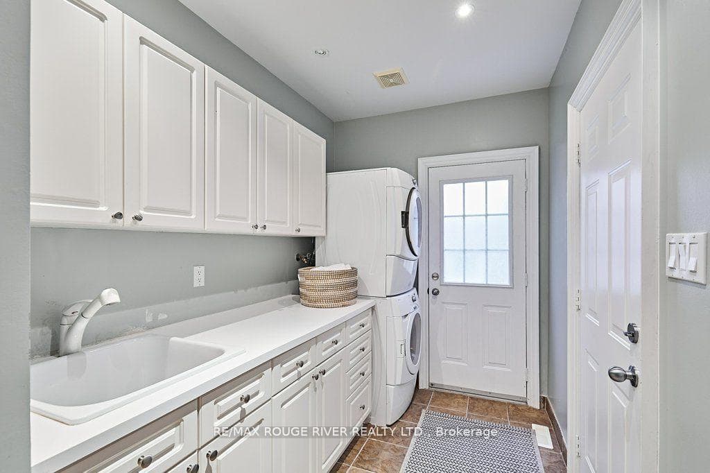 1447 Grandview Street photo 10