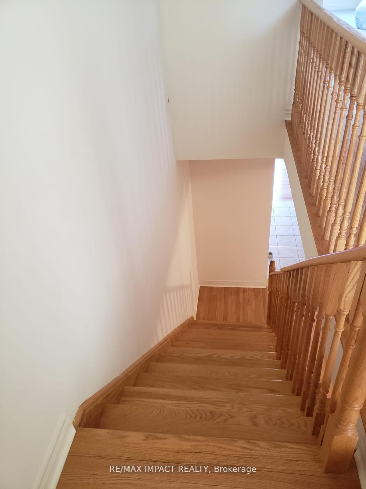 519 Bessborough Drive photo 11