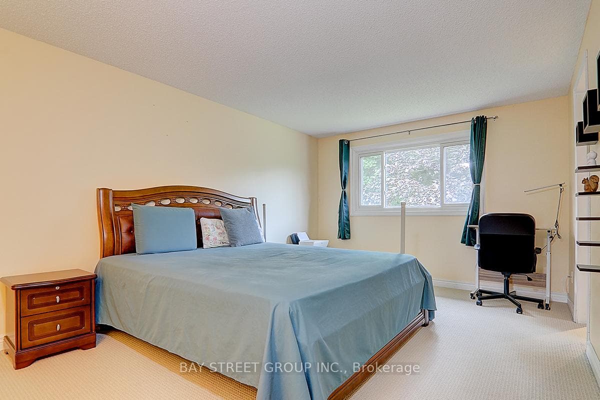 618 Crimson Crescent photo 15