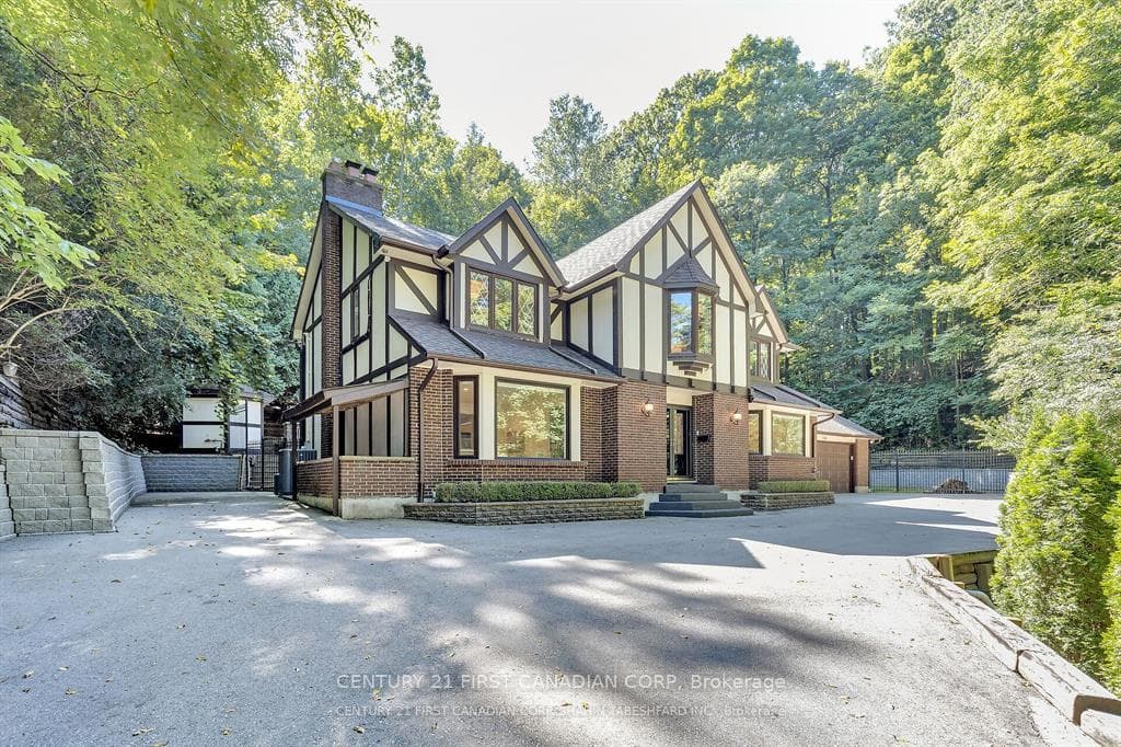 441 Westmount Drive photo 1