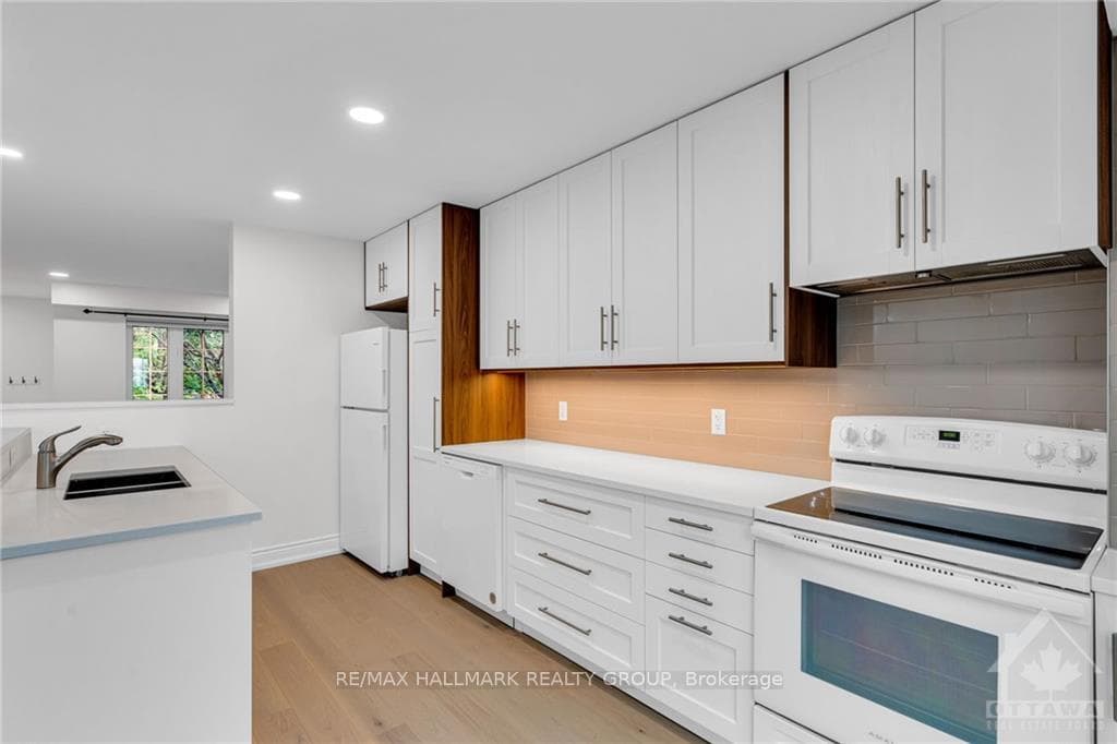 307 APPLECROSS Crescent photo 12