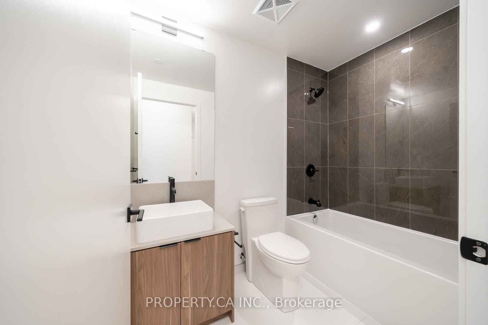 1285 Dupont Street Unit 801 photo 14