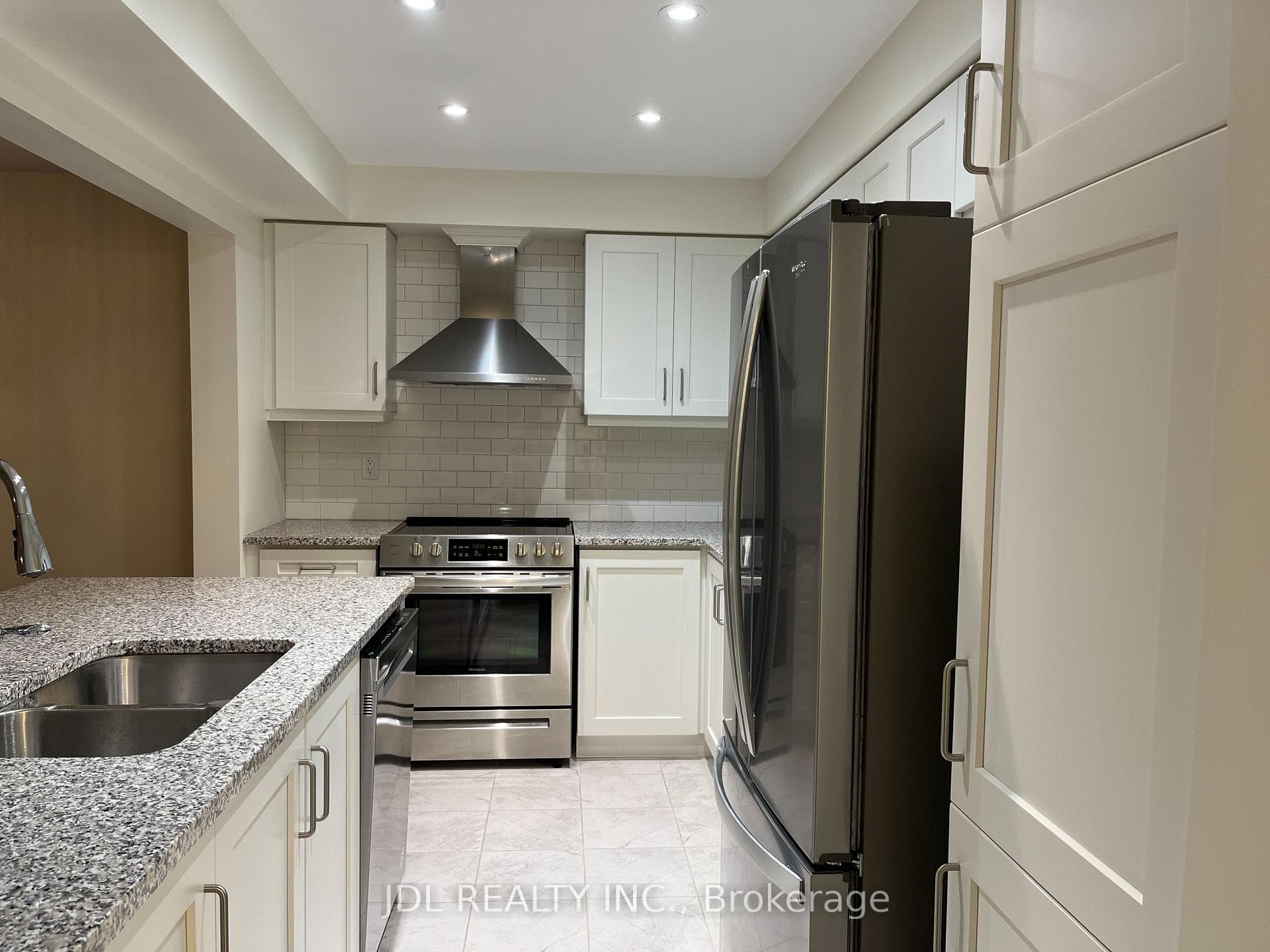 118 Christopher Road photo 10