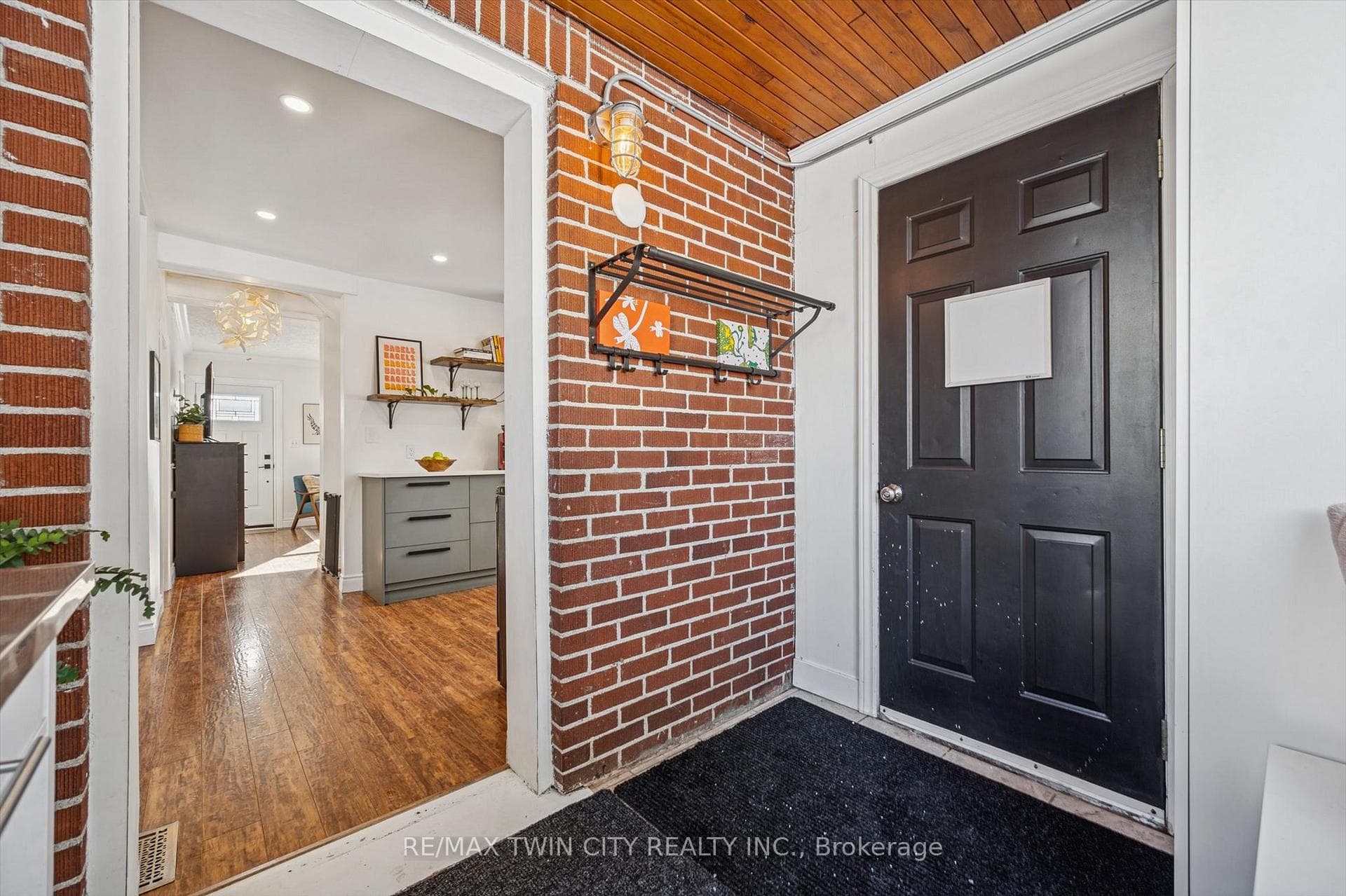 323 Paisley Road photo 21