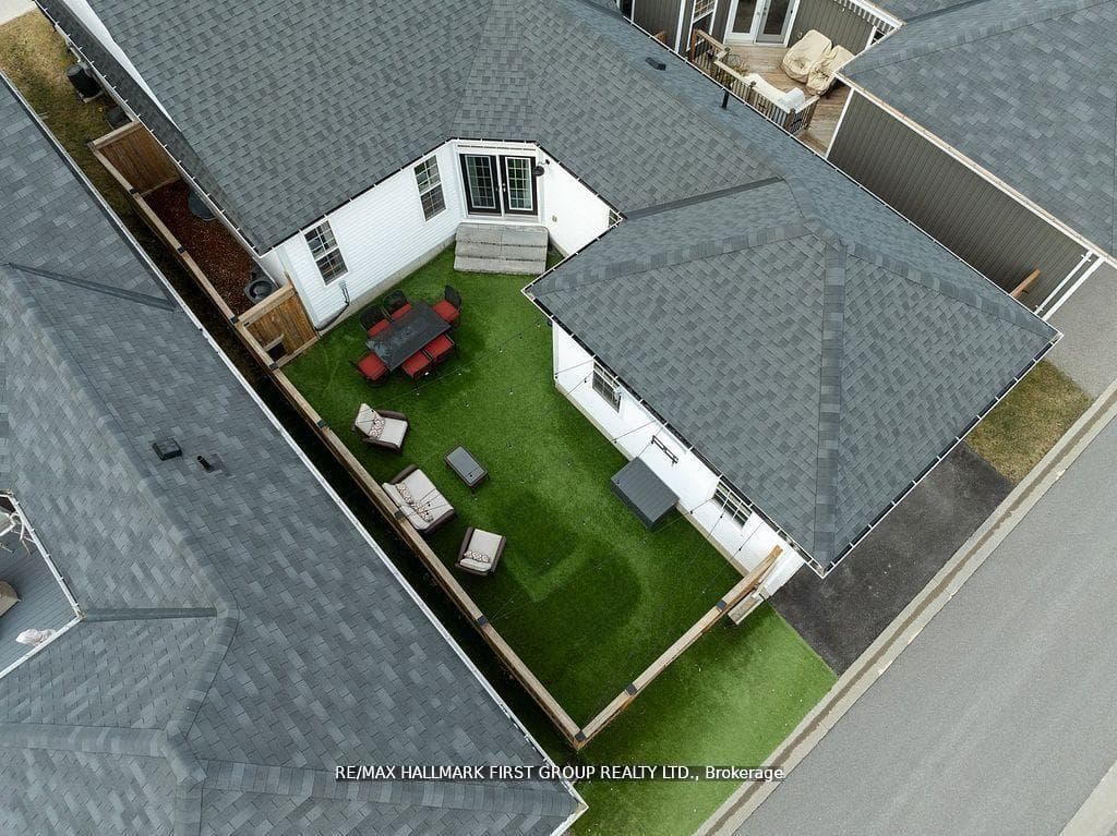 8 Bridges Boulevard photo 43