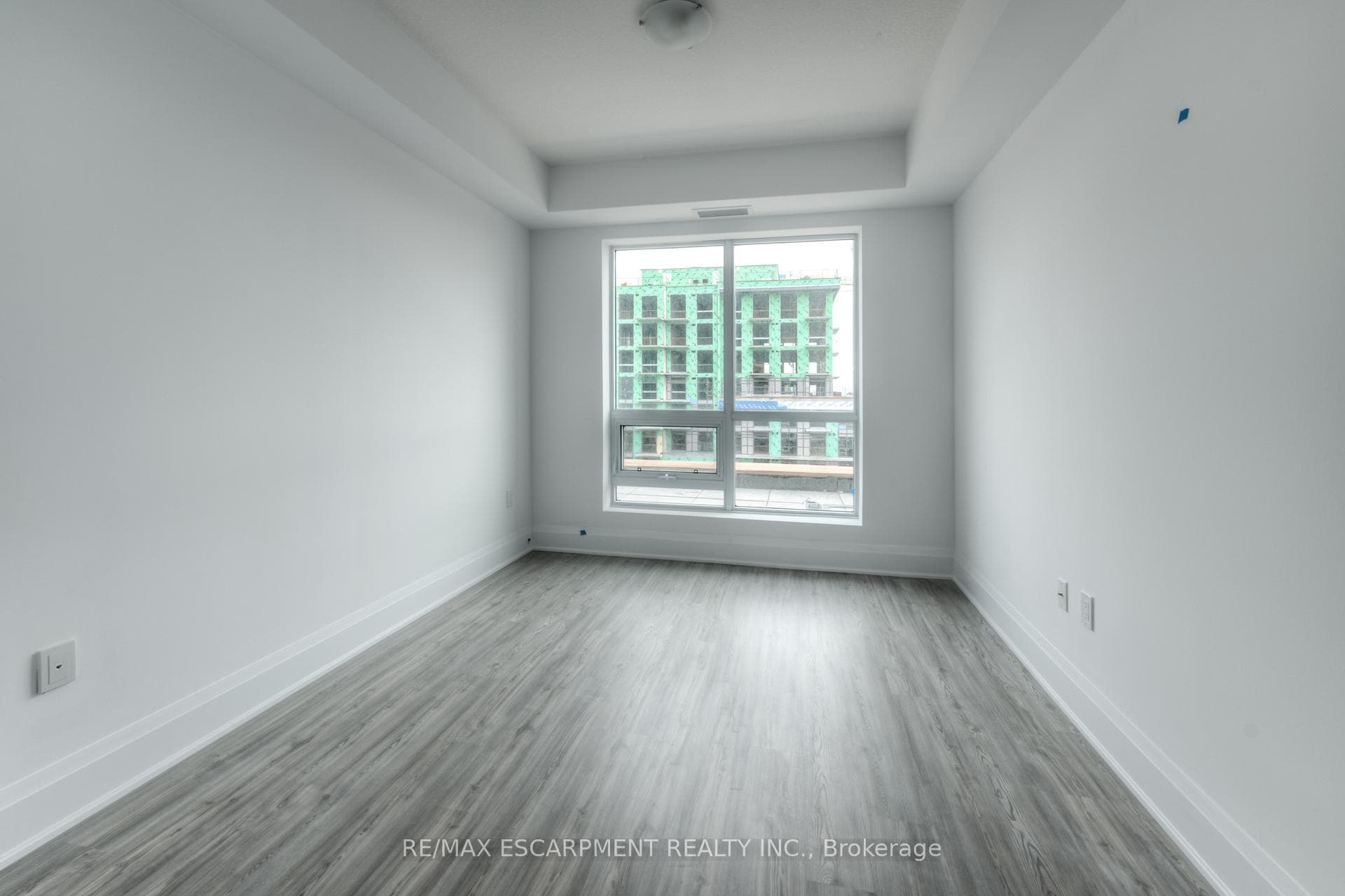 450 DUNDAS Street Unit 909 photo 39