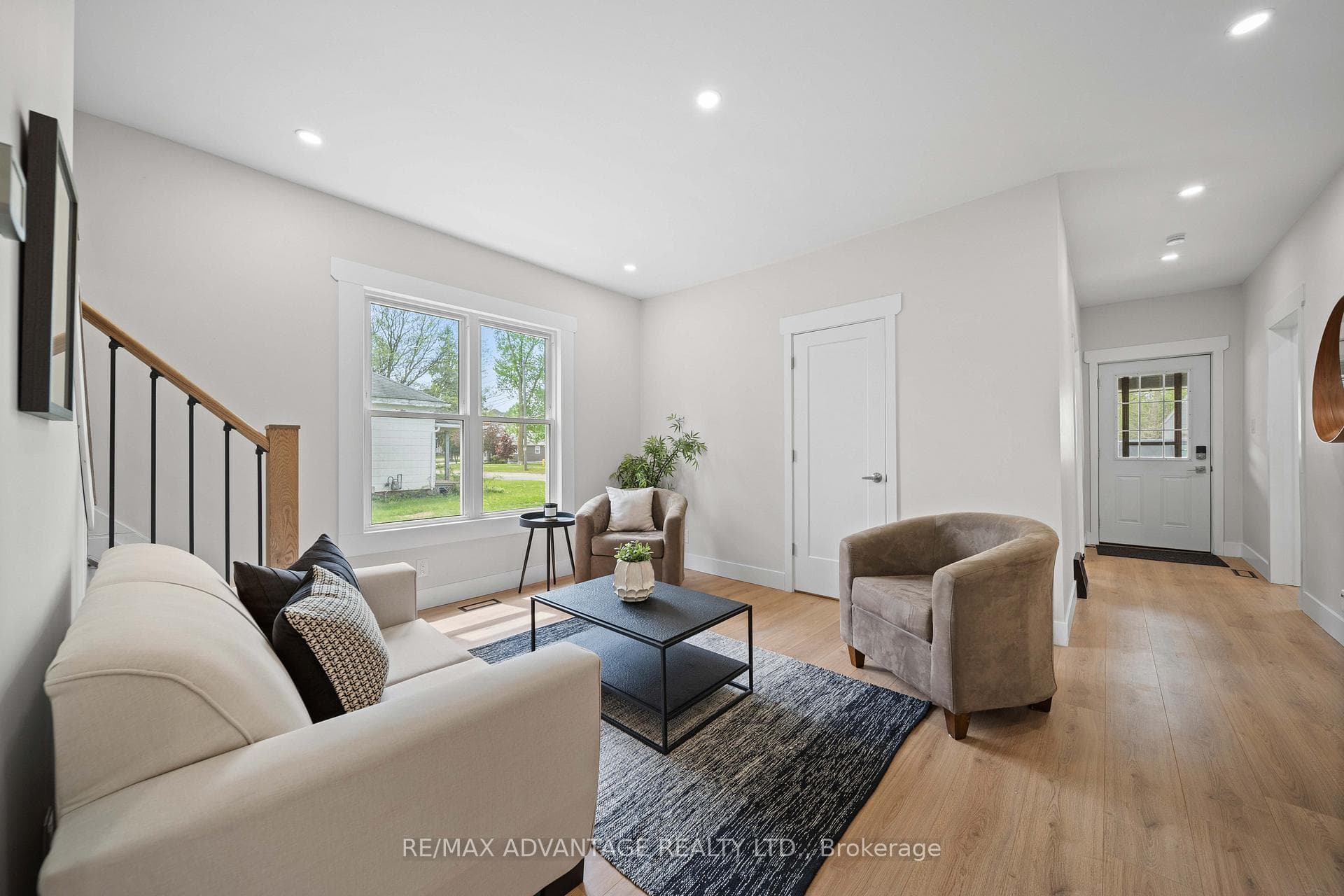 209 Victoria Street photo 20
