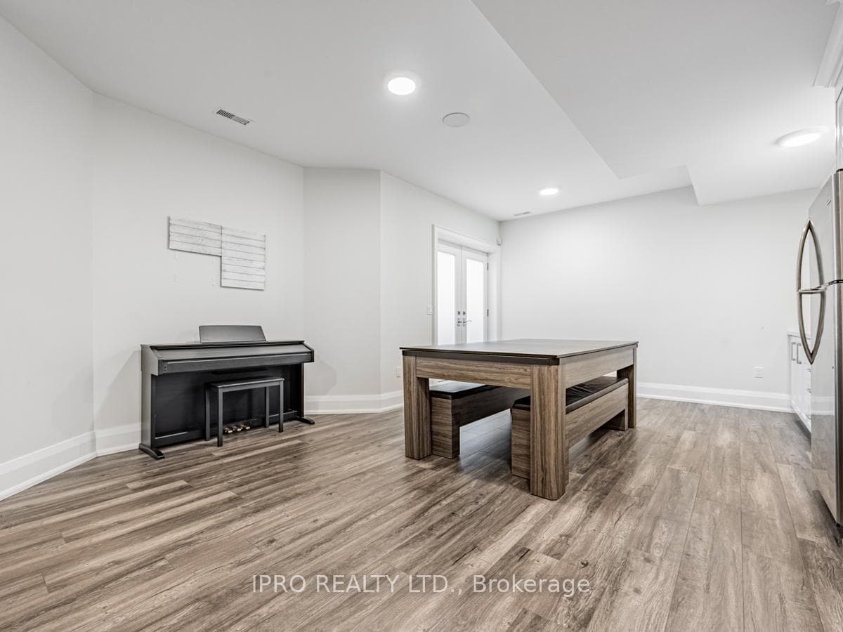 35 Orlando Boulevard photo 29