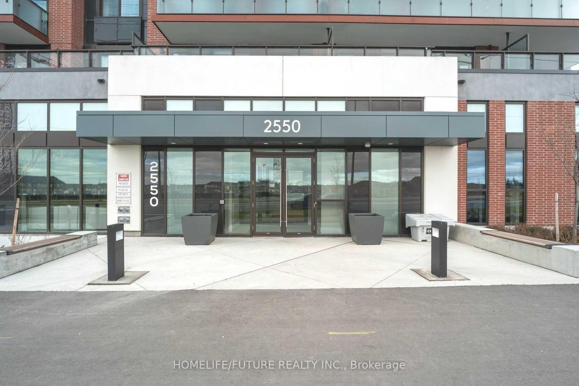 2550 SIMCOE Street Unit 412 photo 2