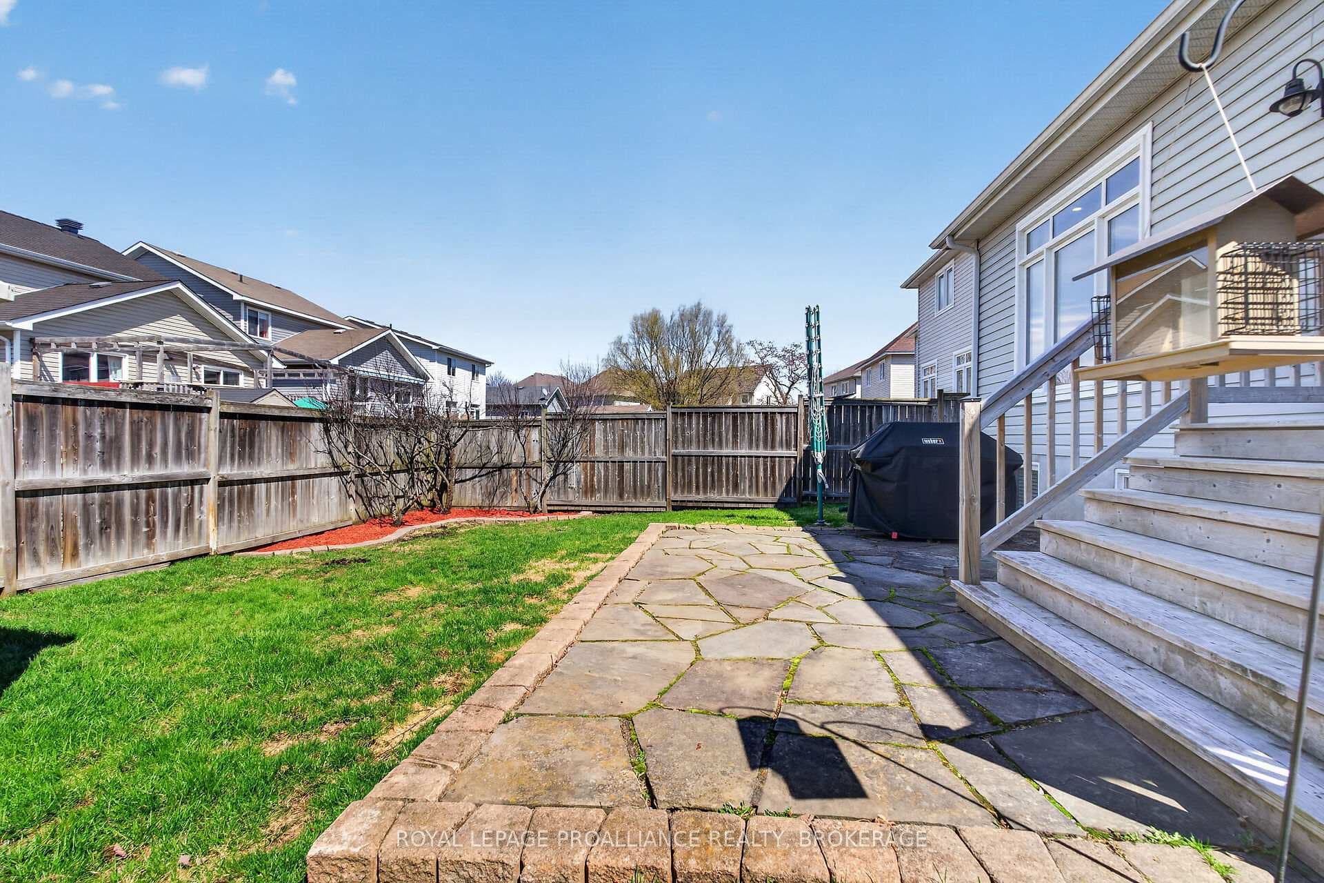 492 Cheryl Place photo 40