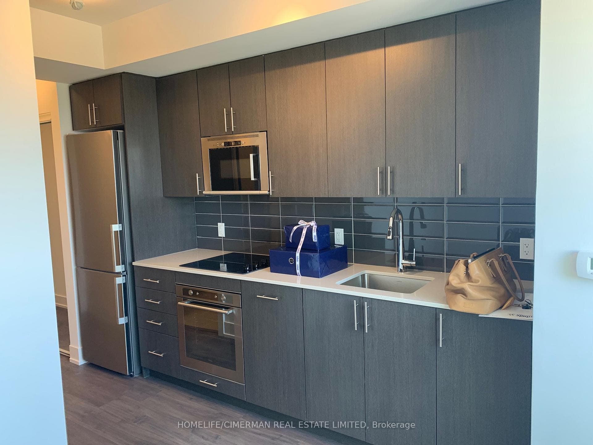 2550 Simcoe Street Unit 1003 photo 1