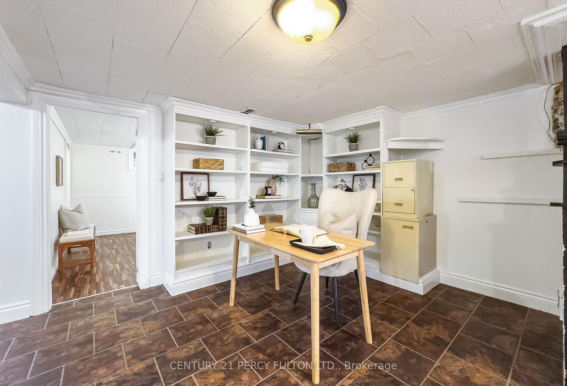 1023 Centre Street photo 27