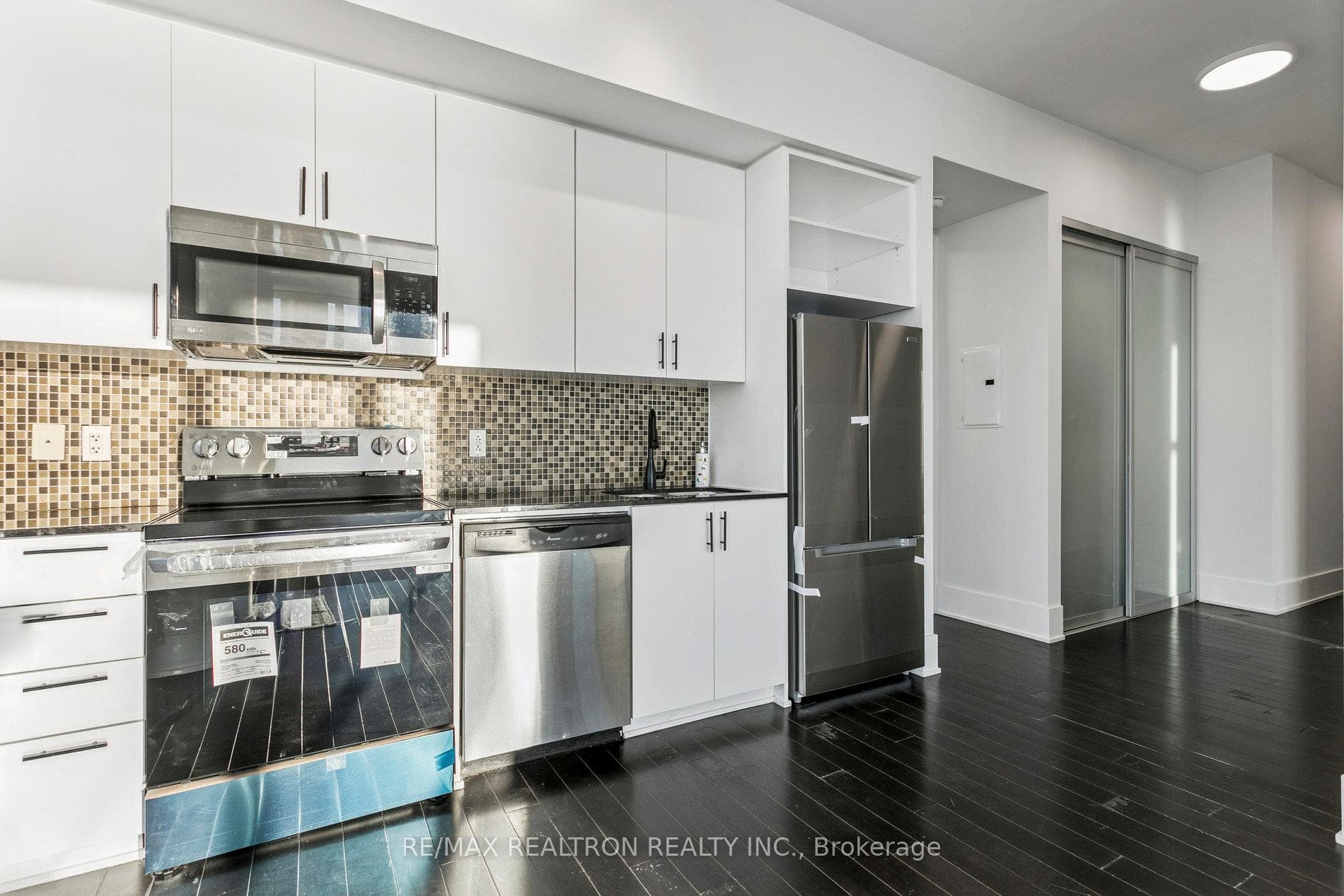 103 The Queensway N/A Unit 2805 photo 8