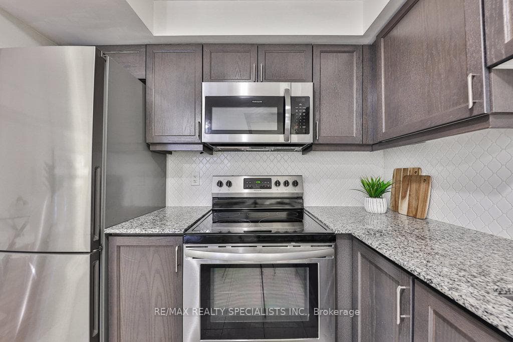 28 Fieldway Road Unit 53 photo 10