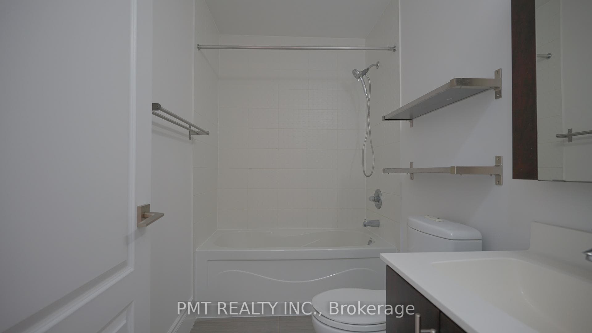 60 South Town Centre Boulevard Unit LPH1 photo 14