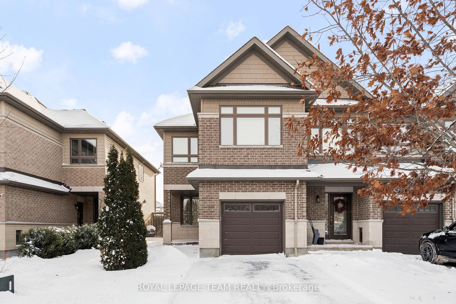 165 Woodhurst Crescent photo 1
