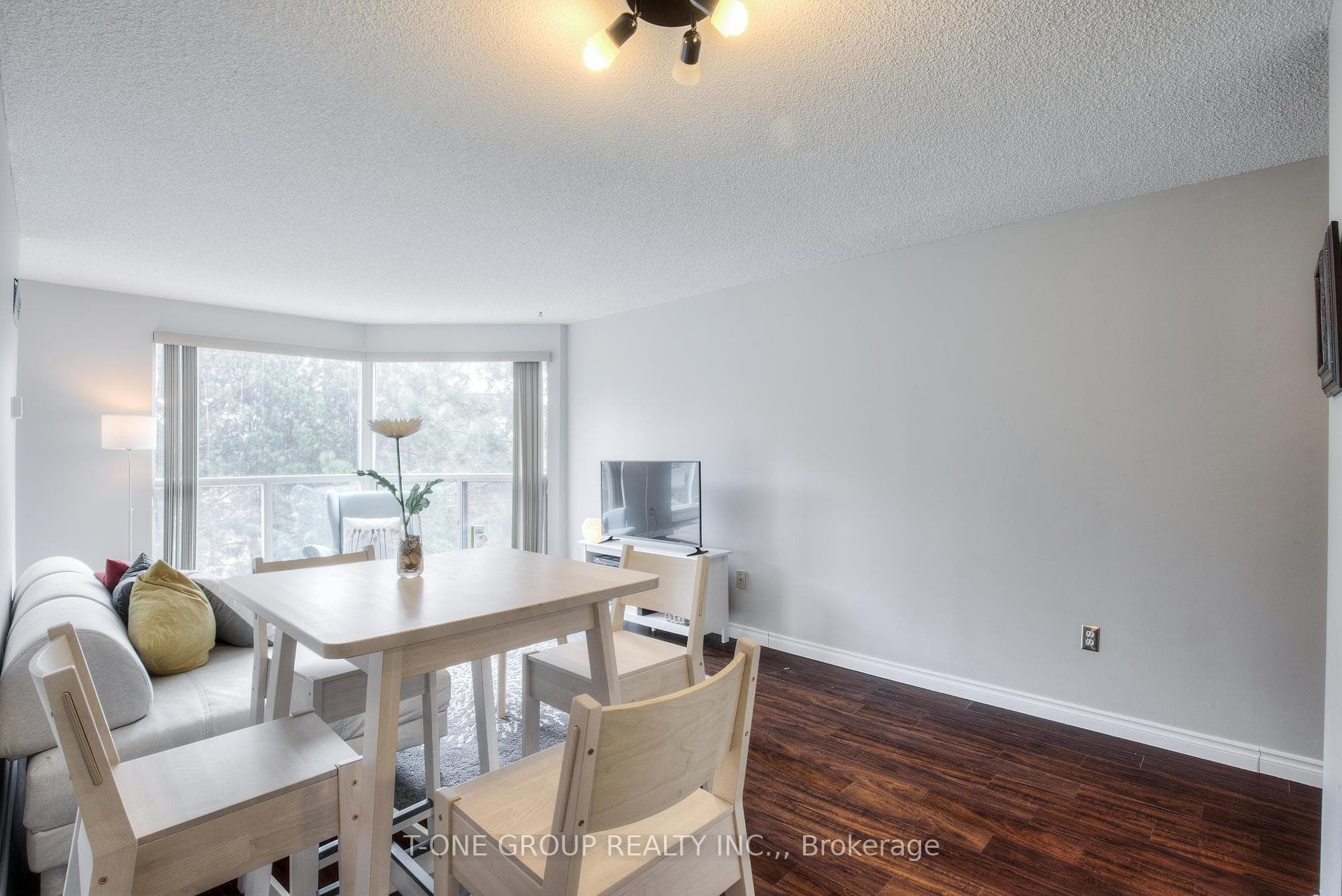 2177 Burnhamthorpe Road Unit 301 photo 14