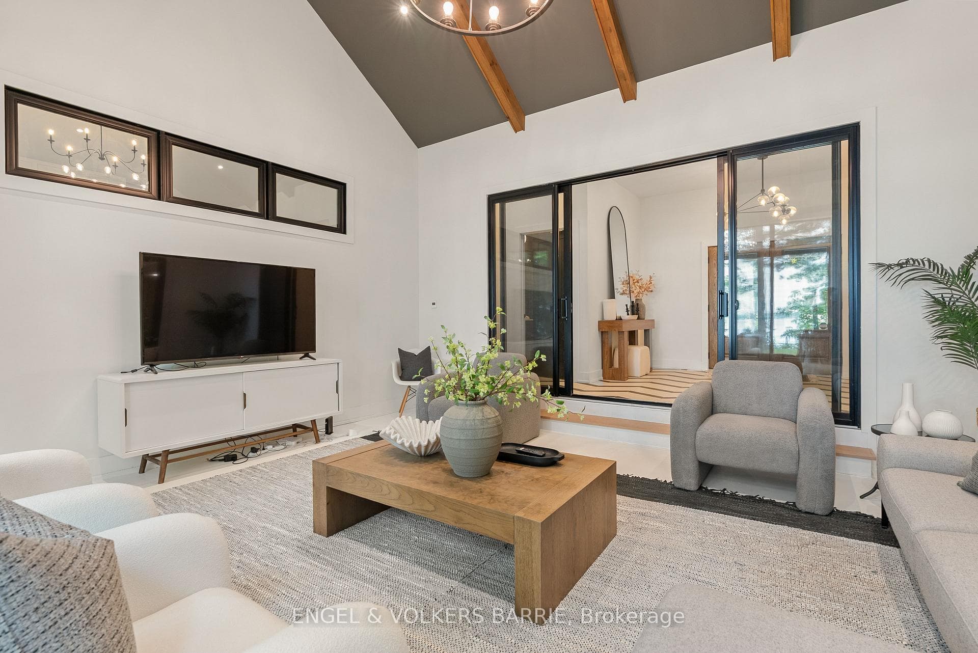262 Trillium Place photo 11