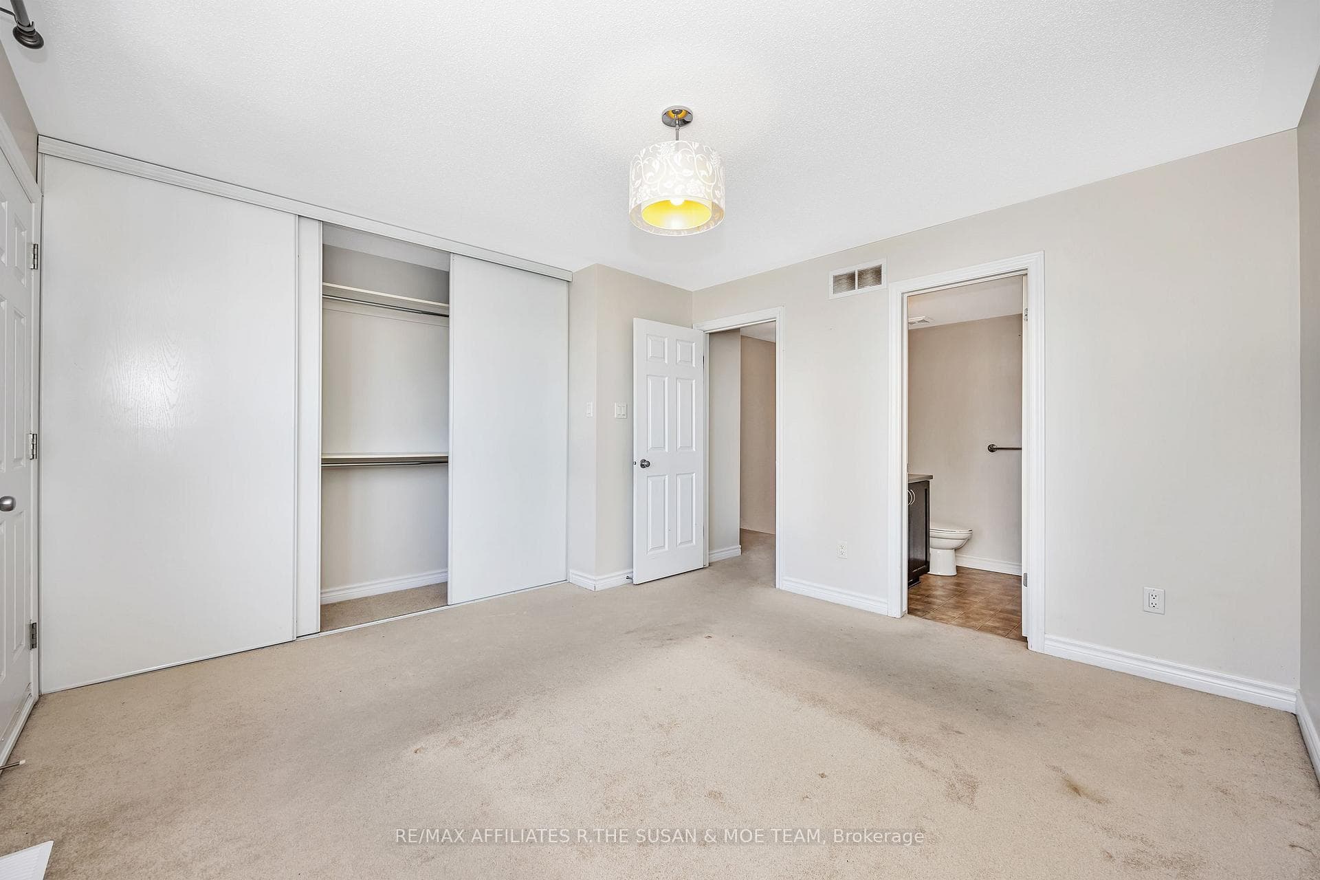 753 Lakeridge Drive photo 34