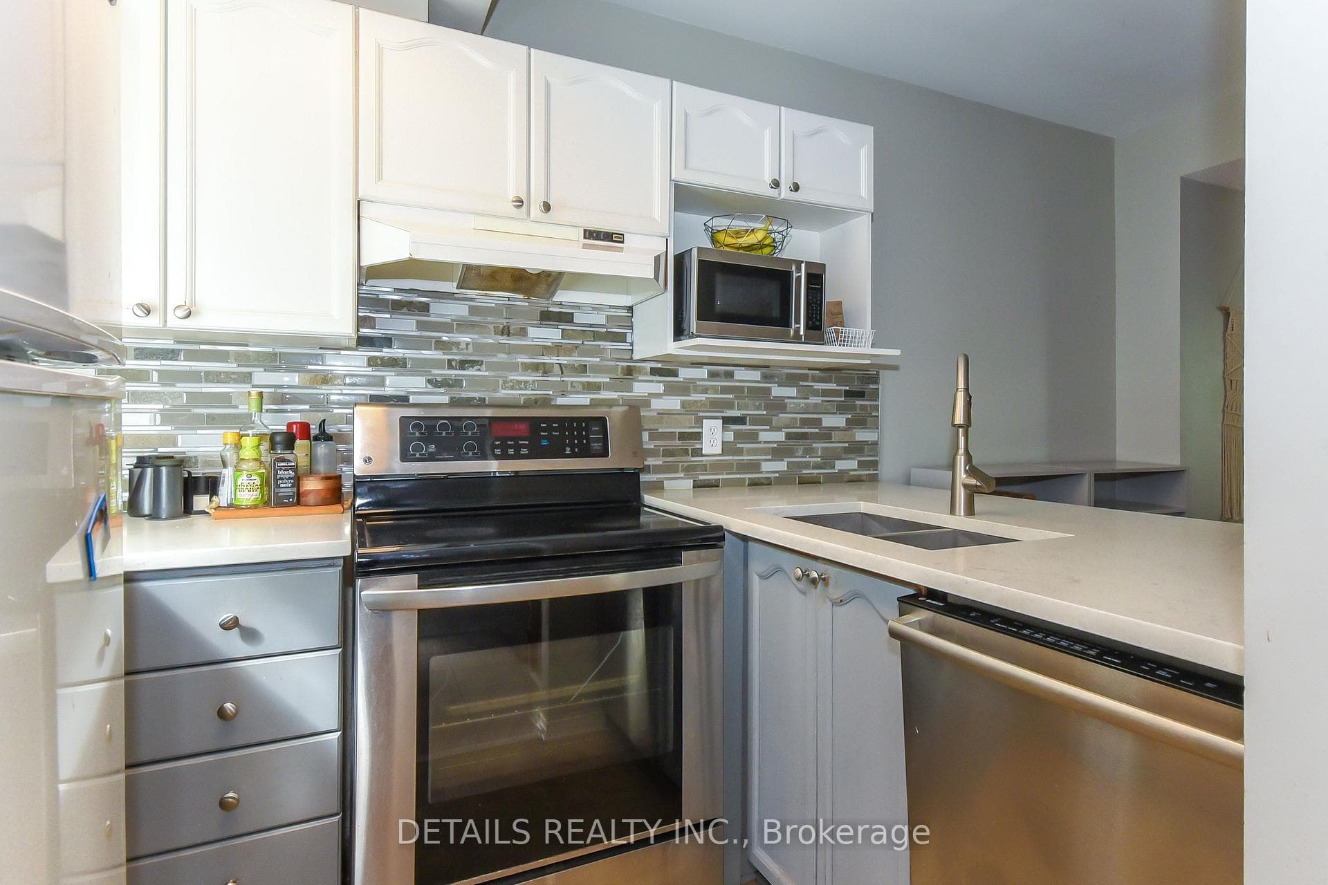 158 Forward Avenue photo 8