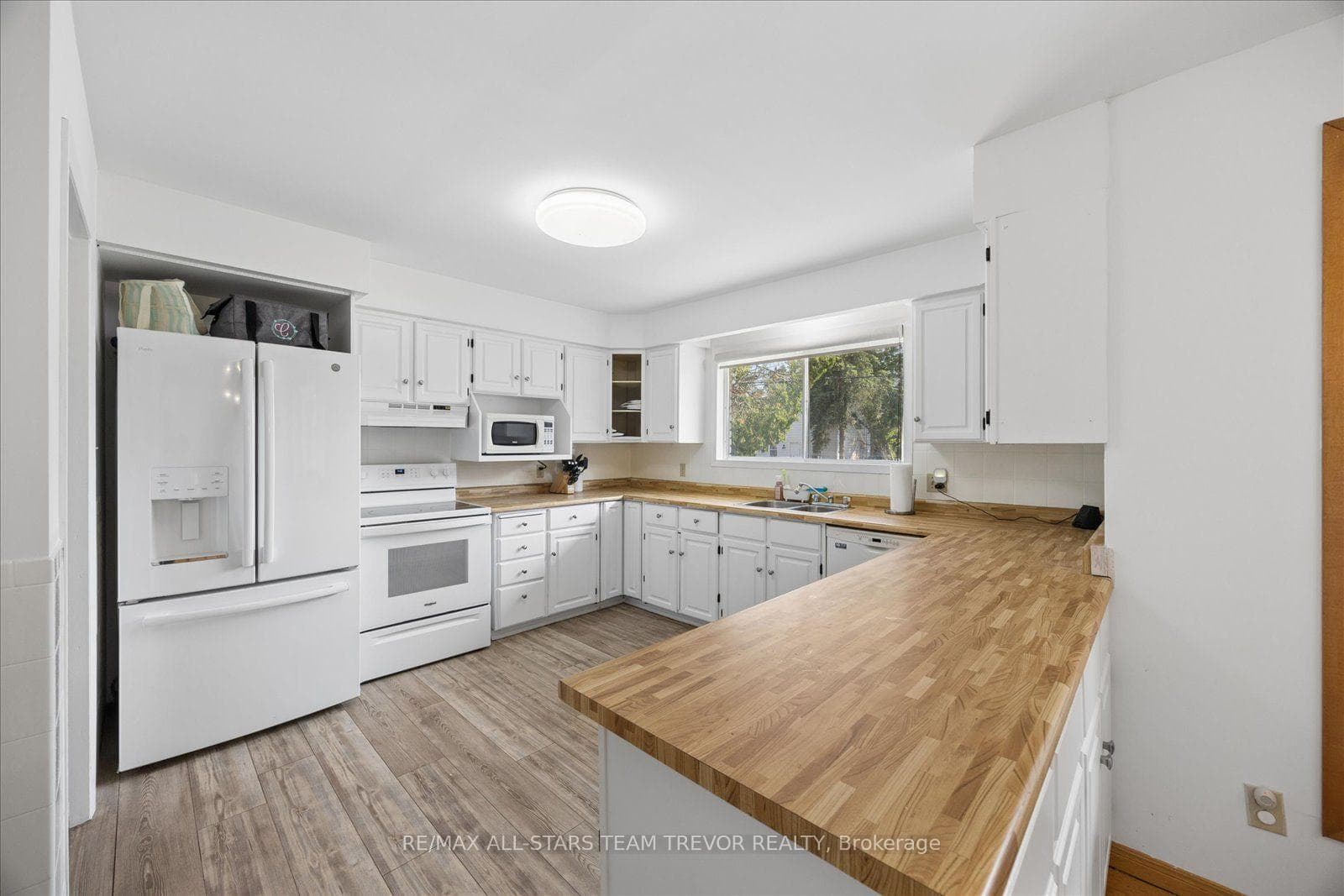 280 Bay Street photo 2