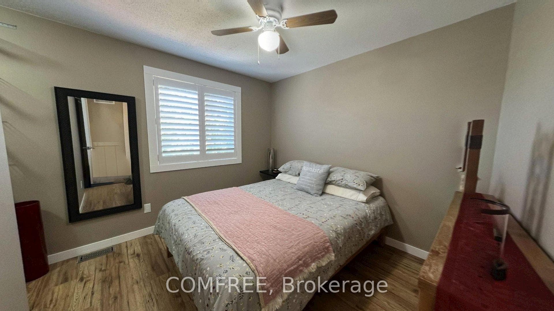 2093 Boake Street photo 19