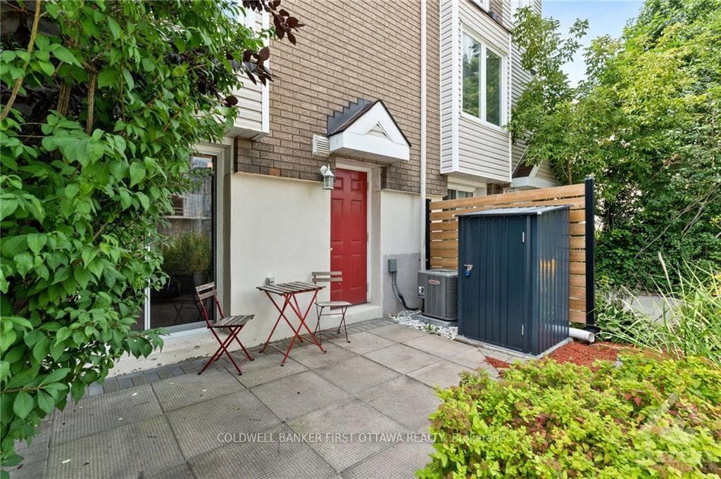 75 THORNBURY Crescent photo 19