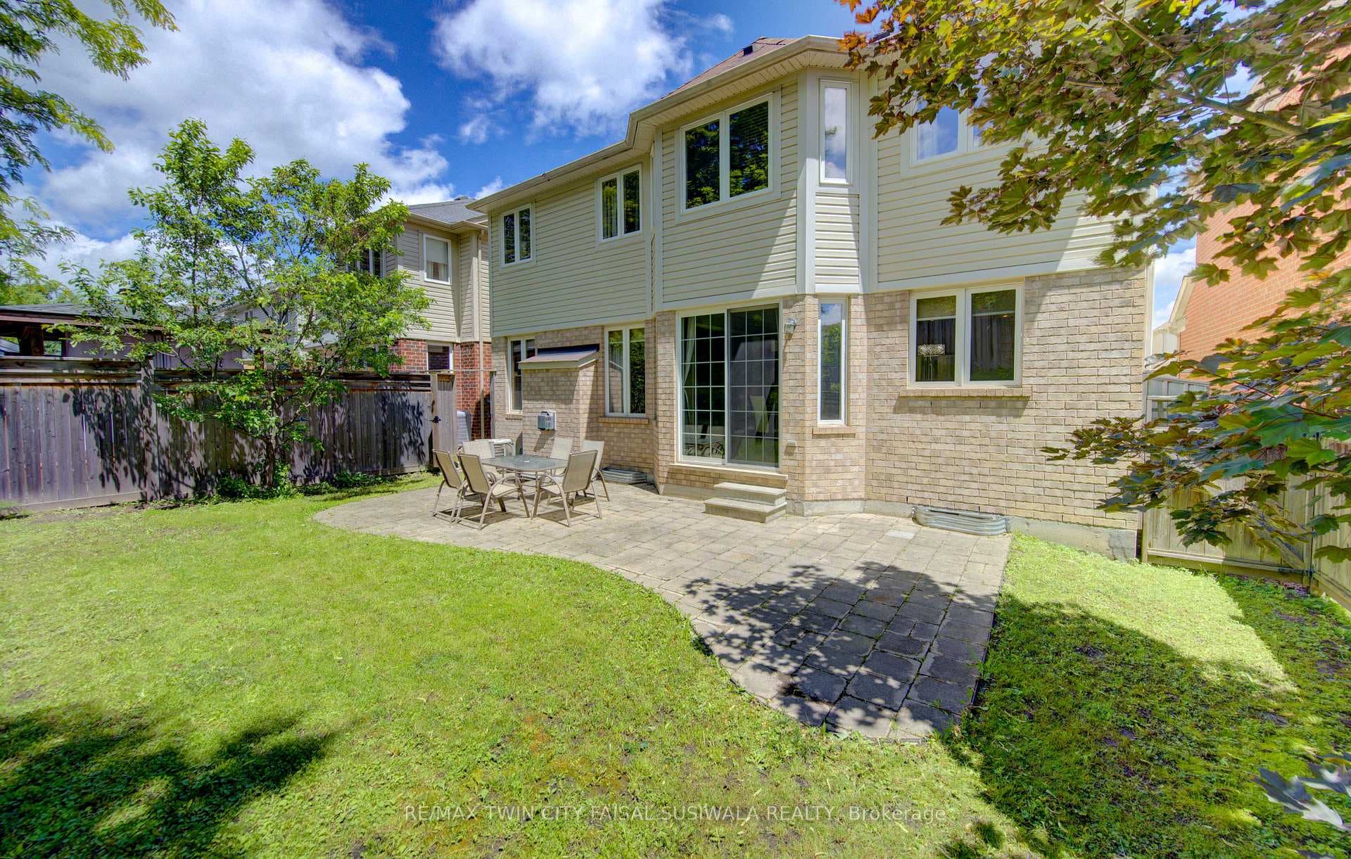 184 Fletcher Circle photo 4