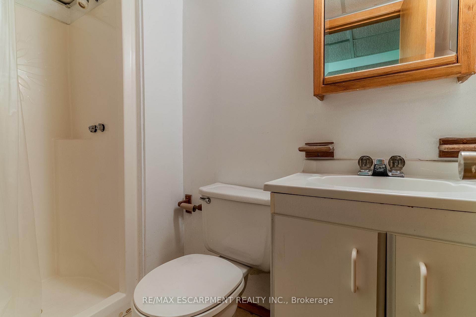 15 Queensbury Road photo 27