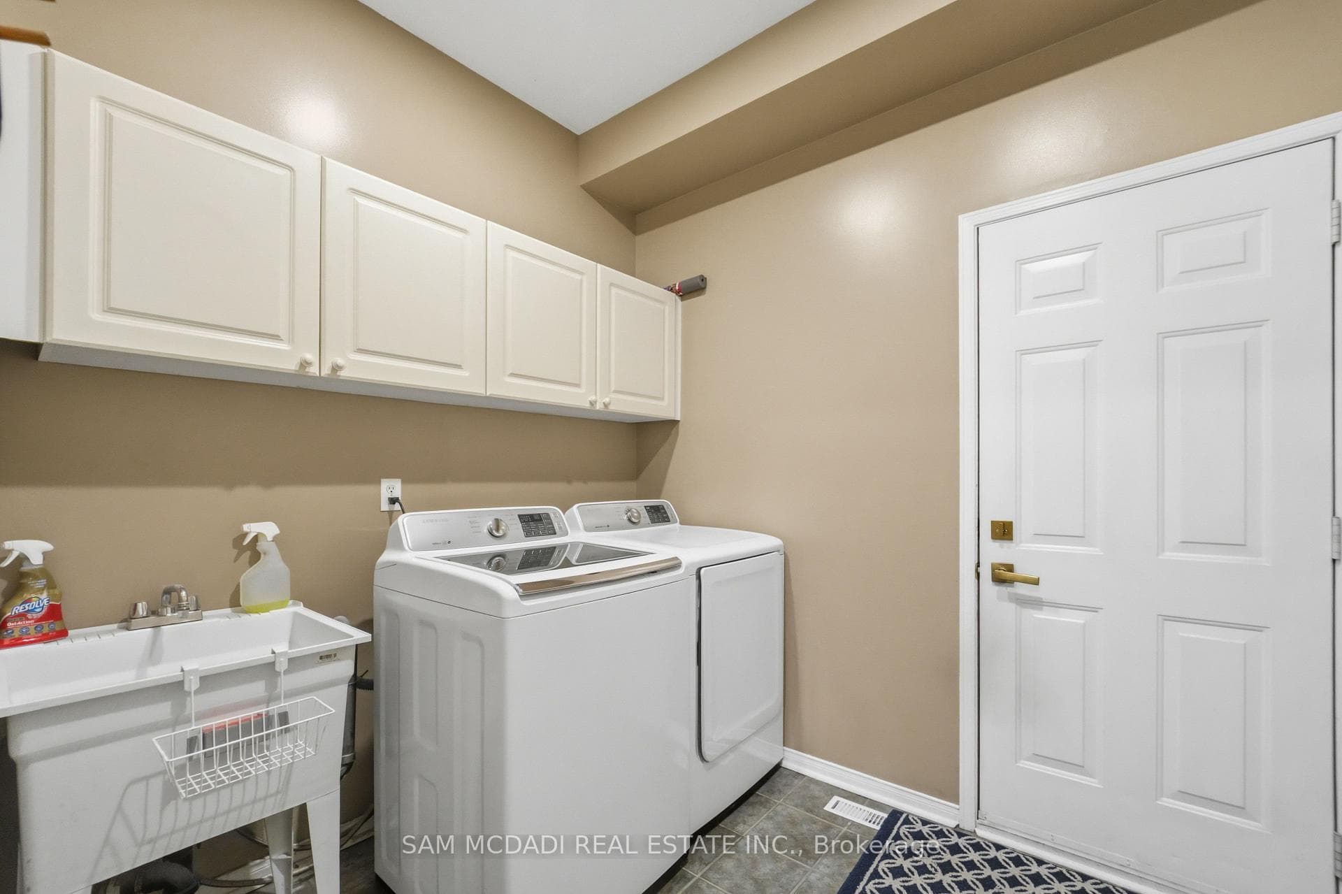 3605 Trelawny Circle photo 15