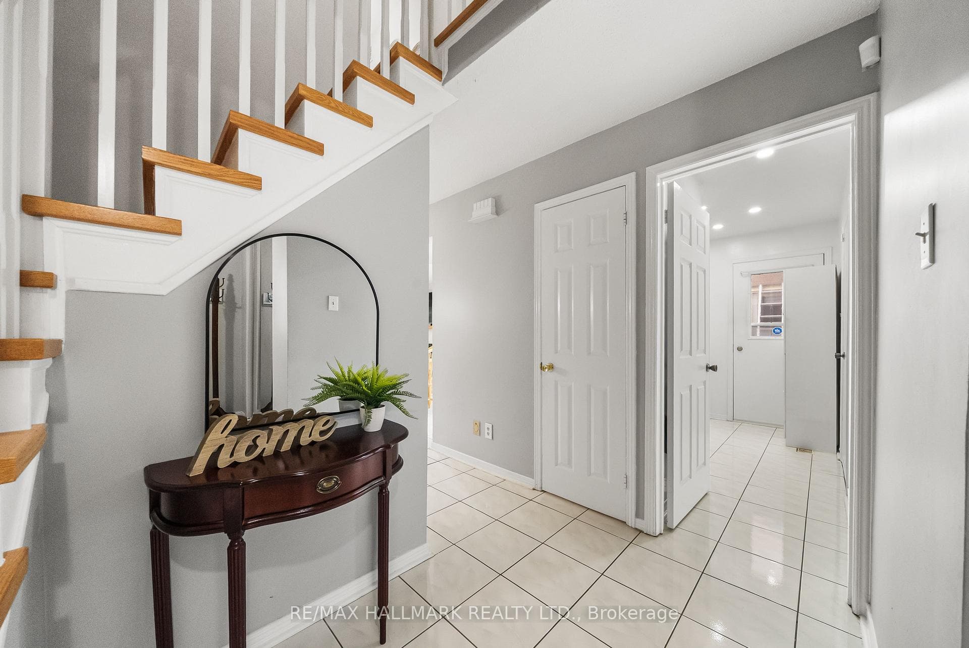 Side entrance and direct garage access