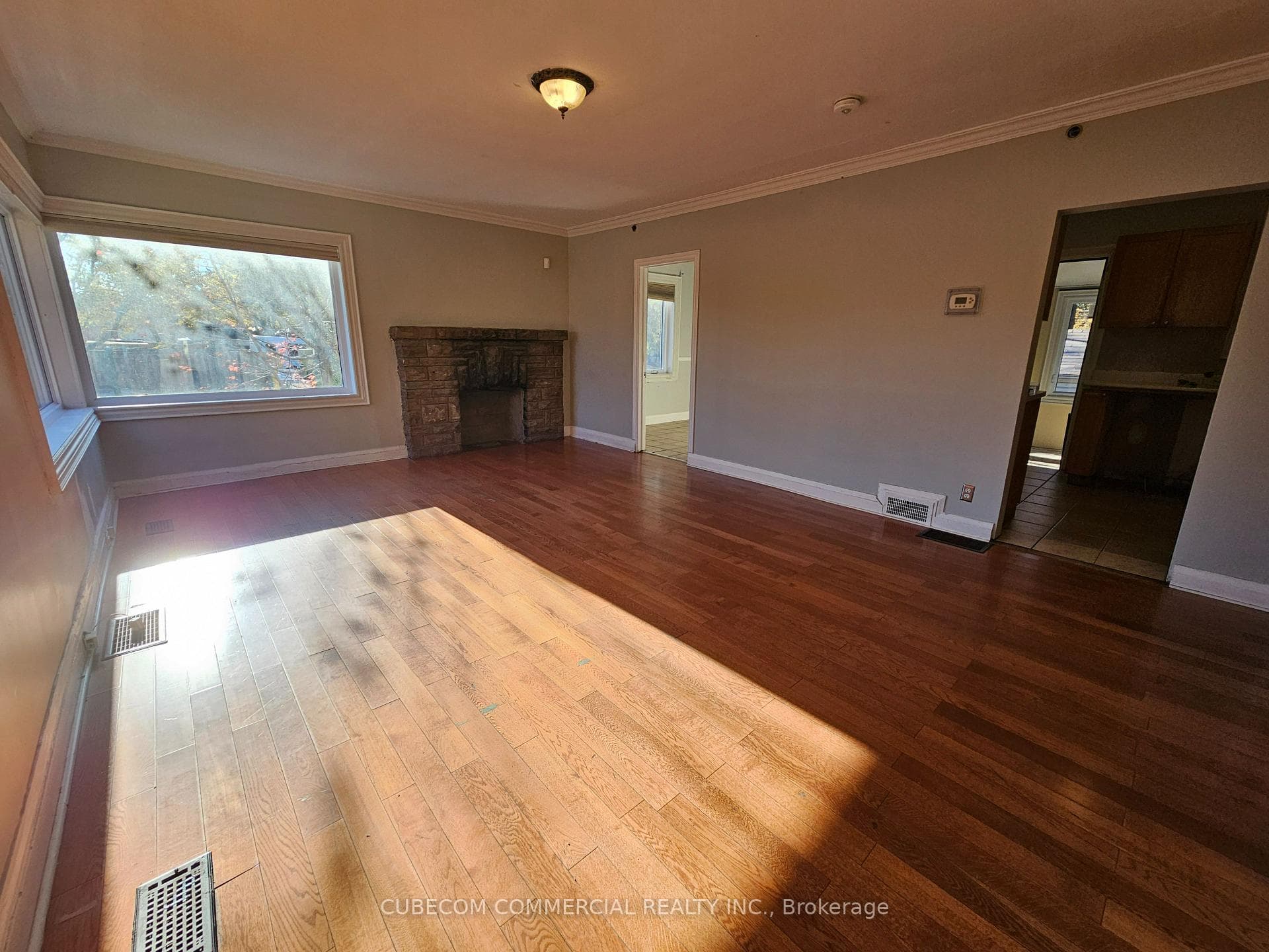2948 Kingston Road photo 7