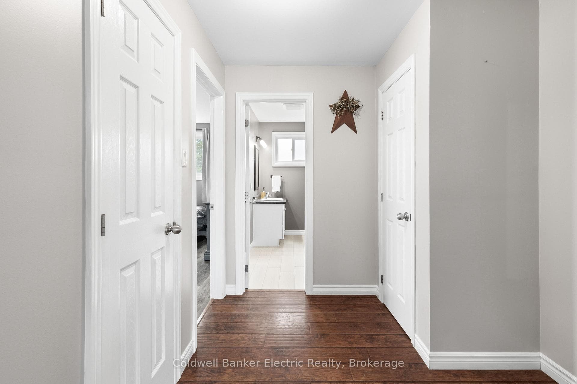 30 Woods Avenue photo 11