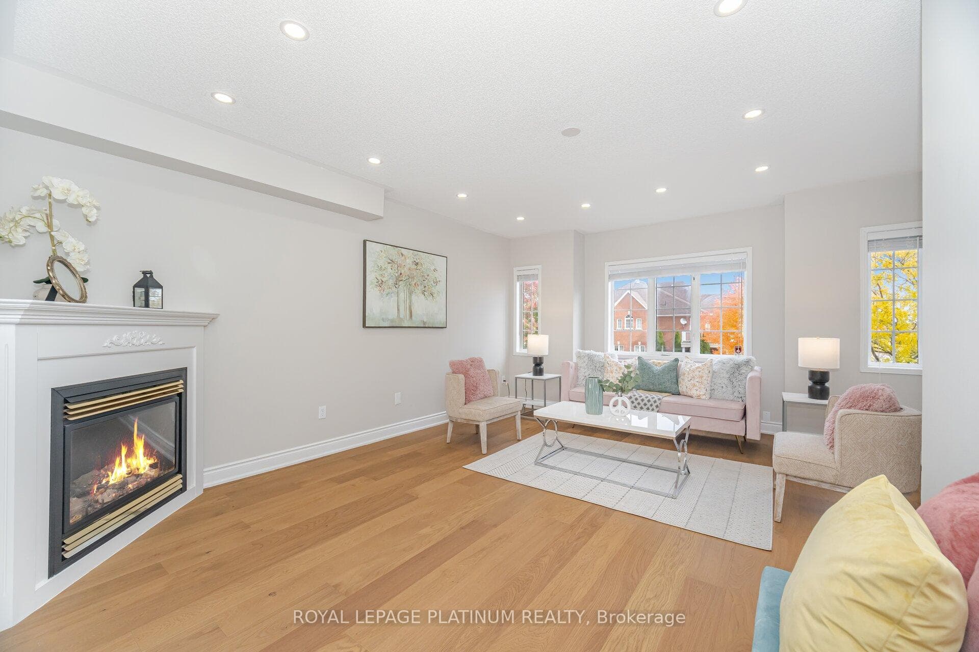 63 Culture Crescent photo 7