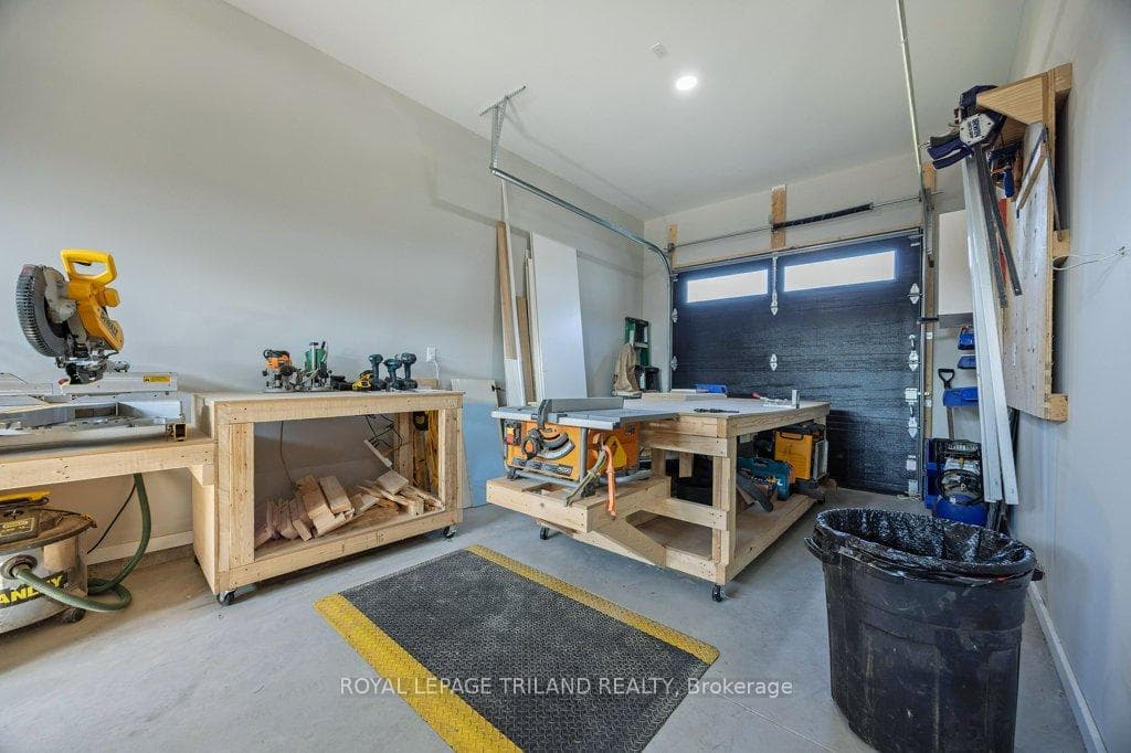 294 Nancy Street photo 40